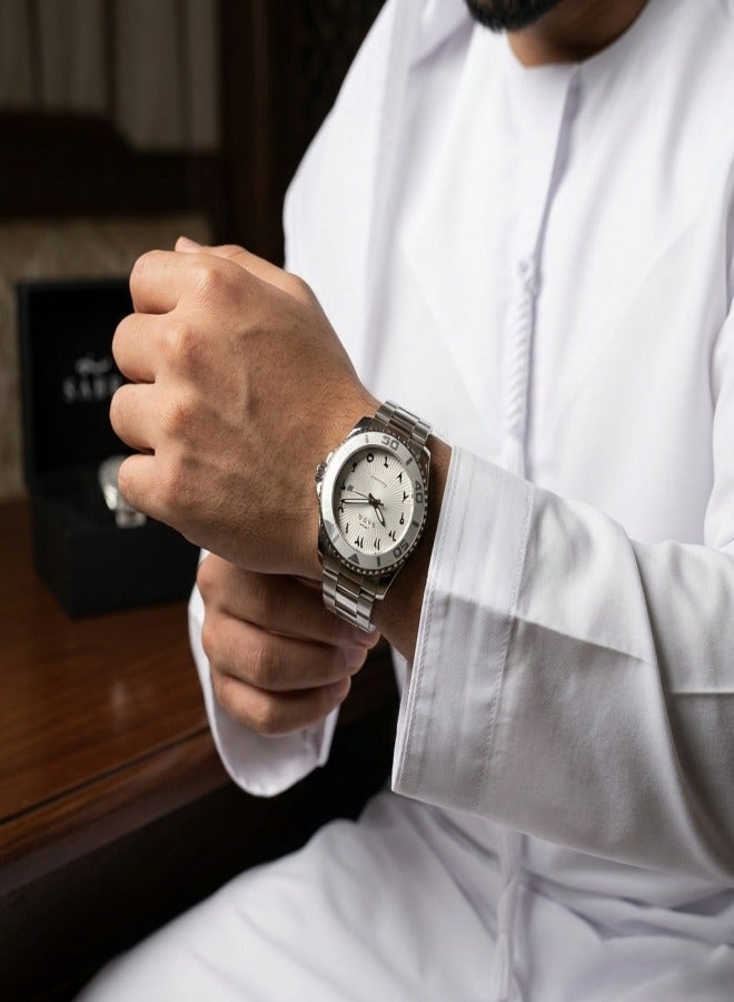 Sabr Arabic Men's Watch – Stainless Steel Diver-Inspired Quartz Wristwatch, Silver Sunray Dial with Date Window, Arabic Numerals, Premium Business Gift - Image 2