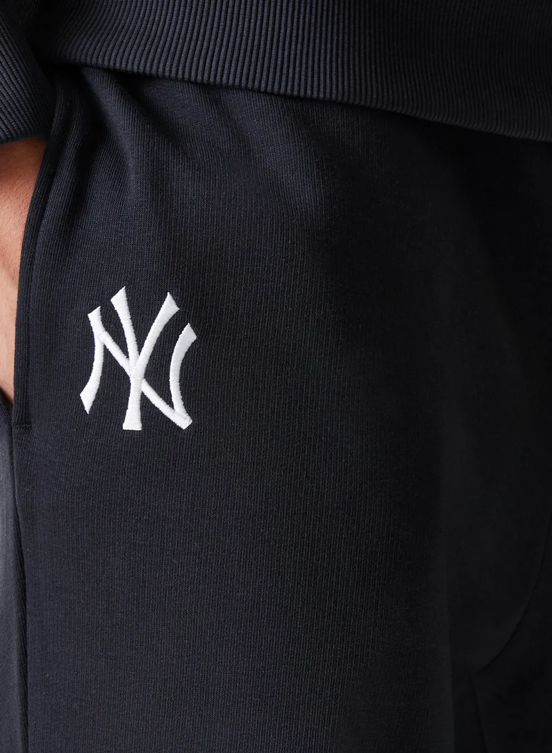 NEW ERA  MLB League Essential Midi New York Yankees Joggers for Men | Best Price UAE