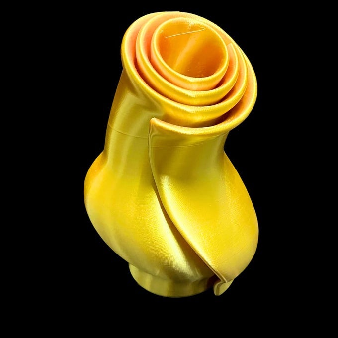3D PRINTED GOLDEN PETG SILK MODERN FLOWER DESIGNER VASE FOR FLOWERS, DECORATIVE VASES CENTRE PIECES FOR TABLE HOME OFFICE DCOR  6 INCH.