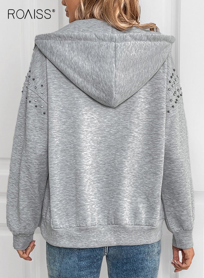 رويس هودي نسائي، سترة كاجوال بأكمام طويلة بلون واحد، سترة رياضية مزينة بمسامير وسحاب، سترة رياضية شتوية مريحة ودافئة للارتداء اليومي، رمادي فاتح - Image 2