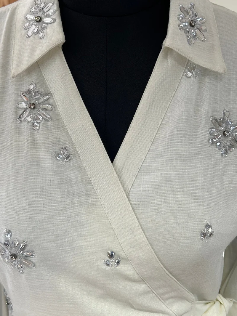 Outzidr  Off White Party Shirt With Han Embellished Detail for Women | Best Price UAE