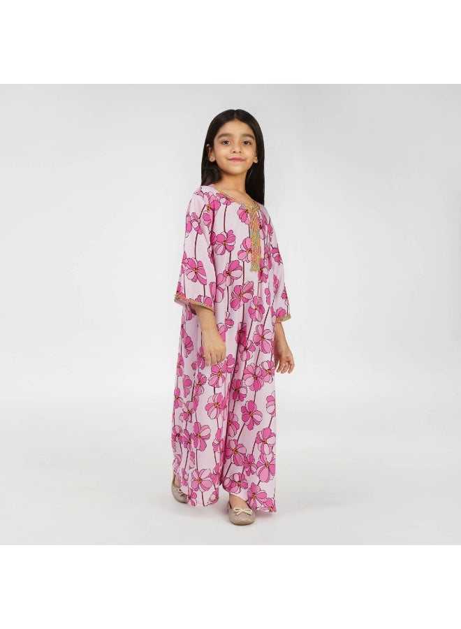 LINELLE جلابية أطفال مزخرفة - ماكسي مطبوع بأكمام 3/4 وتفاصيل دانتيل على الياقة والأكمام - Image 5