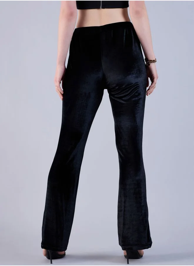 مرفوعة Women Regular Fit Solid Mid-Rise Bootcut Trousers