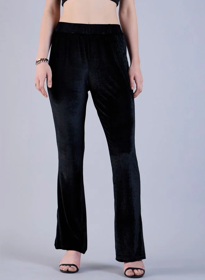 مرفوعة Women Regular Fit Solid Mid-Rise Bootcut Trousers