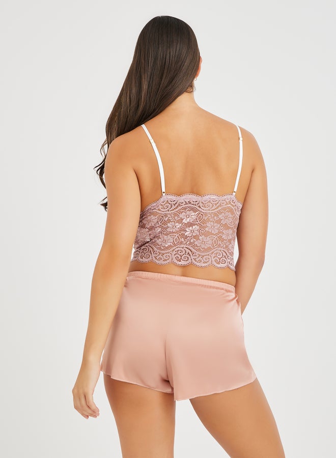 طقم حمالة صدر دانتيل زهور وشورت ساتان