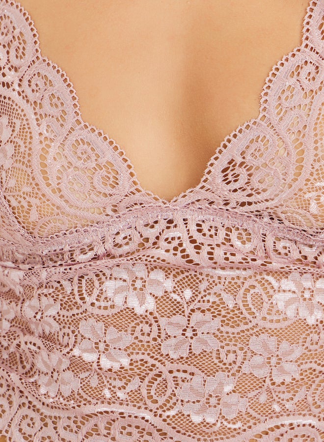 طقم حمالة صدر دانتيل زهور وشورت ساتان