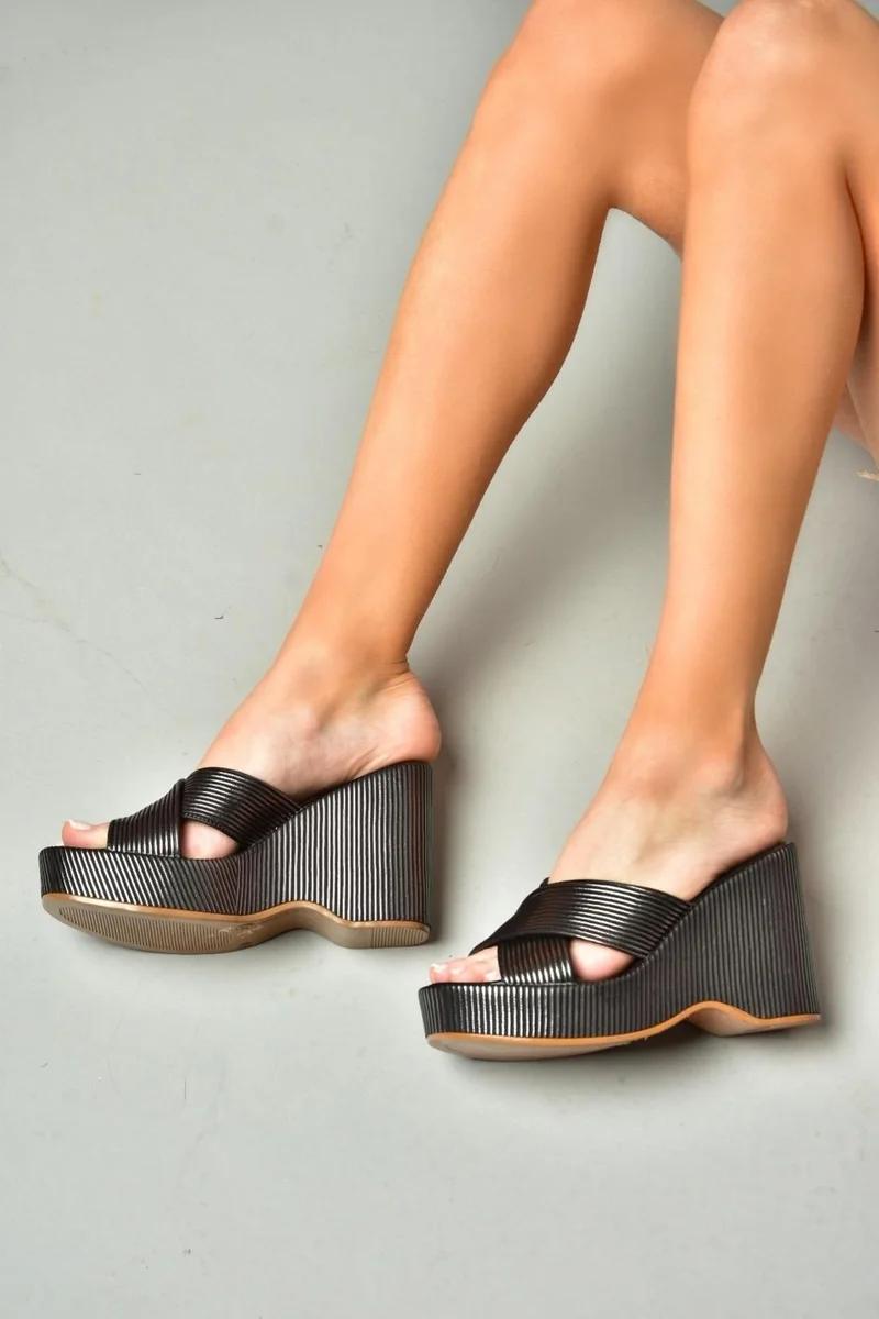 Fox Shoes S250101409 Black Wedge Sole Women's Slippers