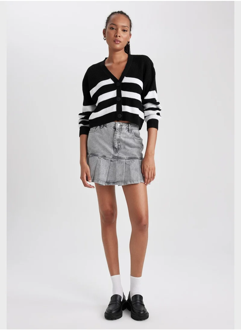 DeFacto Regular Fit V-Neck Cardigan