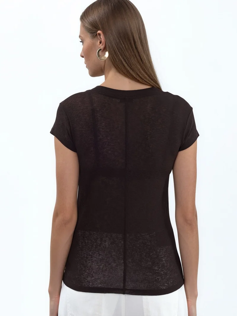 بوسيم BUSEM Plain U Collar T-Shirt