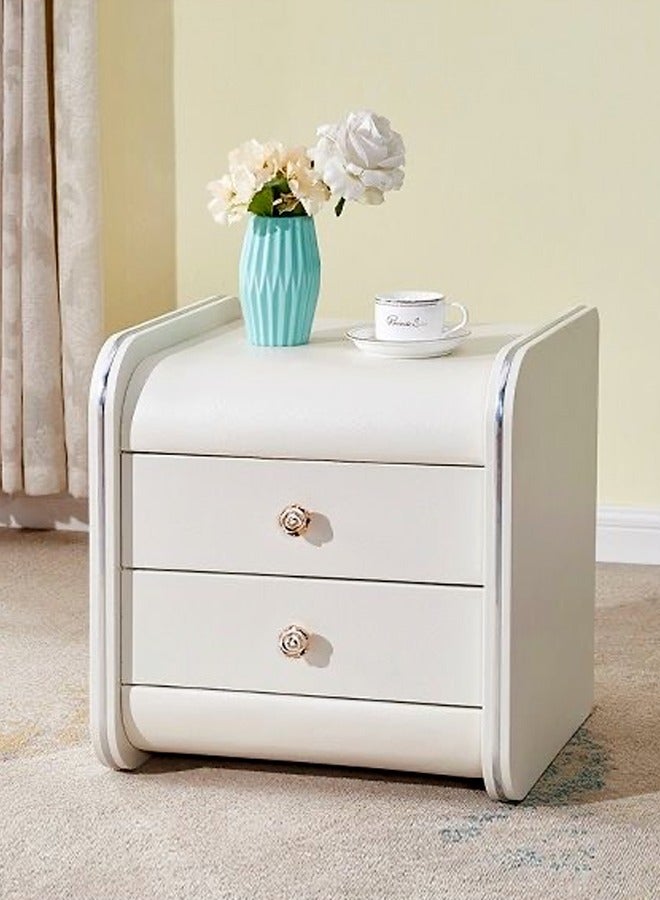 فاشون هوم استخدام متعدد الأغراض 2 أدراج مدورة الزاوية منضدة الجلود ملفوفة الإبداعية السرير الجدول روز شكل مقبض تصميم طاولة جانبية فاخرة مع رف العرض لغرفة المعيشة غرفة نوم 43x40x48 سم (مجمعة بالكامل) - Image 1