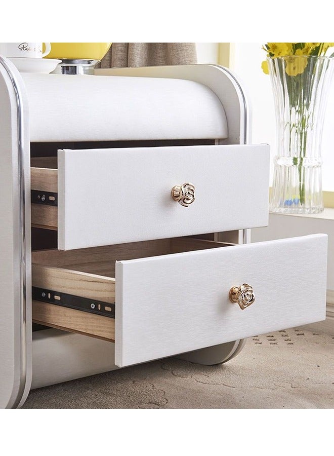 فاشون هوم استخدام متعدد الأغراض 2 أدراج مدورة الزاوية منضدة الجلود ملفوفة الإبداعية السرير الجدول روز شكل مقبض تصميم طاولة جانبية فاخرة مع رف العرض لغرفة المعيشة غرفة نوم 43x40x48 سم (مجمعة بالكامل) - Image 4