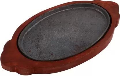 طبق سزلر من أنيا أفروز مصنوع من الخشب والحديد الزهر مع قاعدة خشبية بشكل بيضاوي وتصميم عصري - Image 4