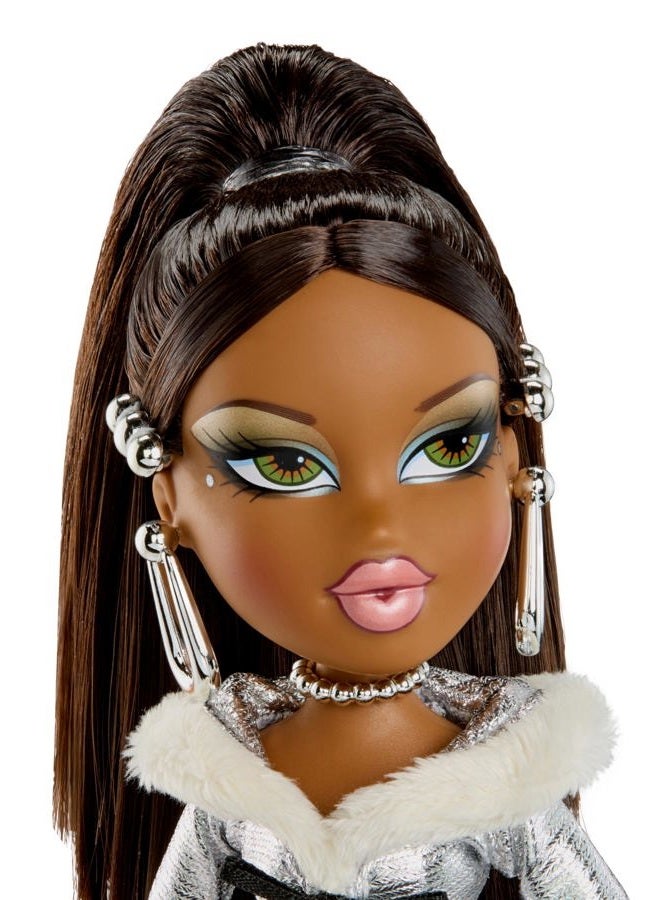 BRATZ دمية ساشا من تشارمز فاشن مع سوار تعويذات قابل للتجميع - Image 4