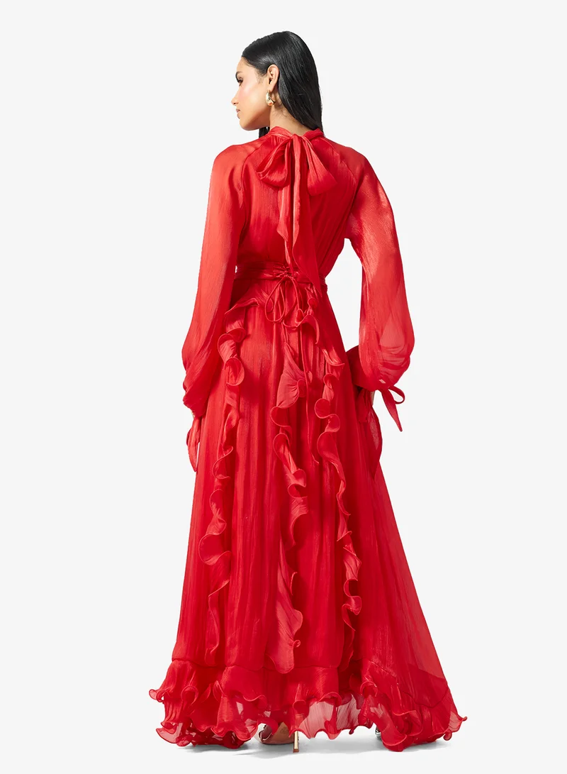 جينجر بوتيك فستان بياقة عالية وتفاصيل كشكش وخط