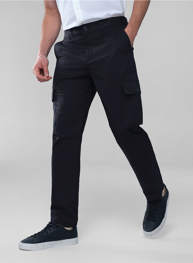 GIORDANO سروال كاكي للرجال بتصميم مريح وقماش مرن - Image 1