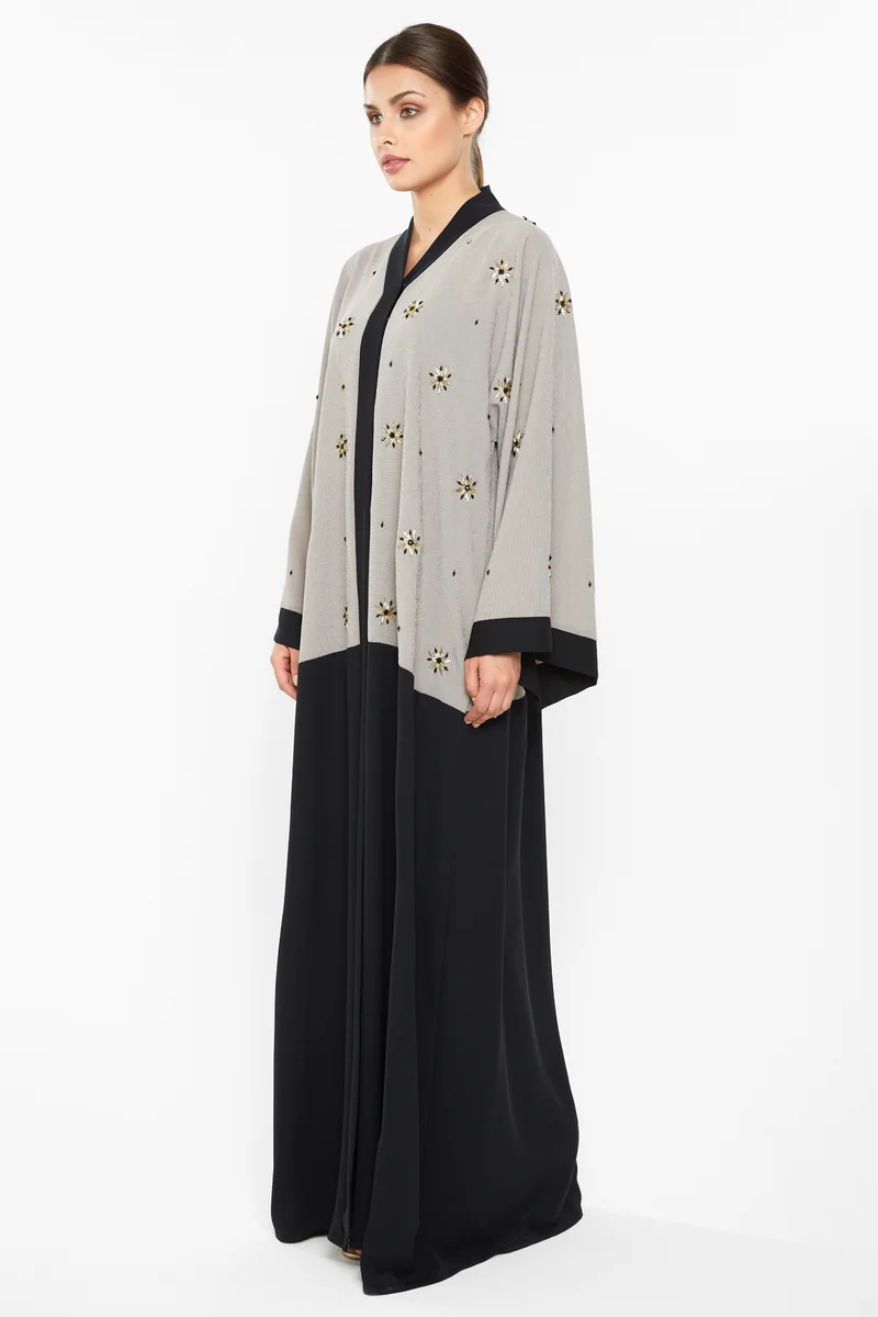 النخبة A classic duo-colored abaya with floral pearl and sequin embroidery detailing-AJ670A