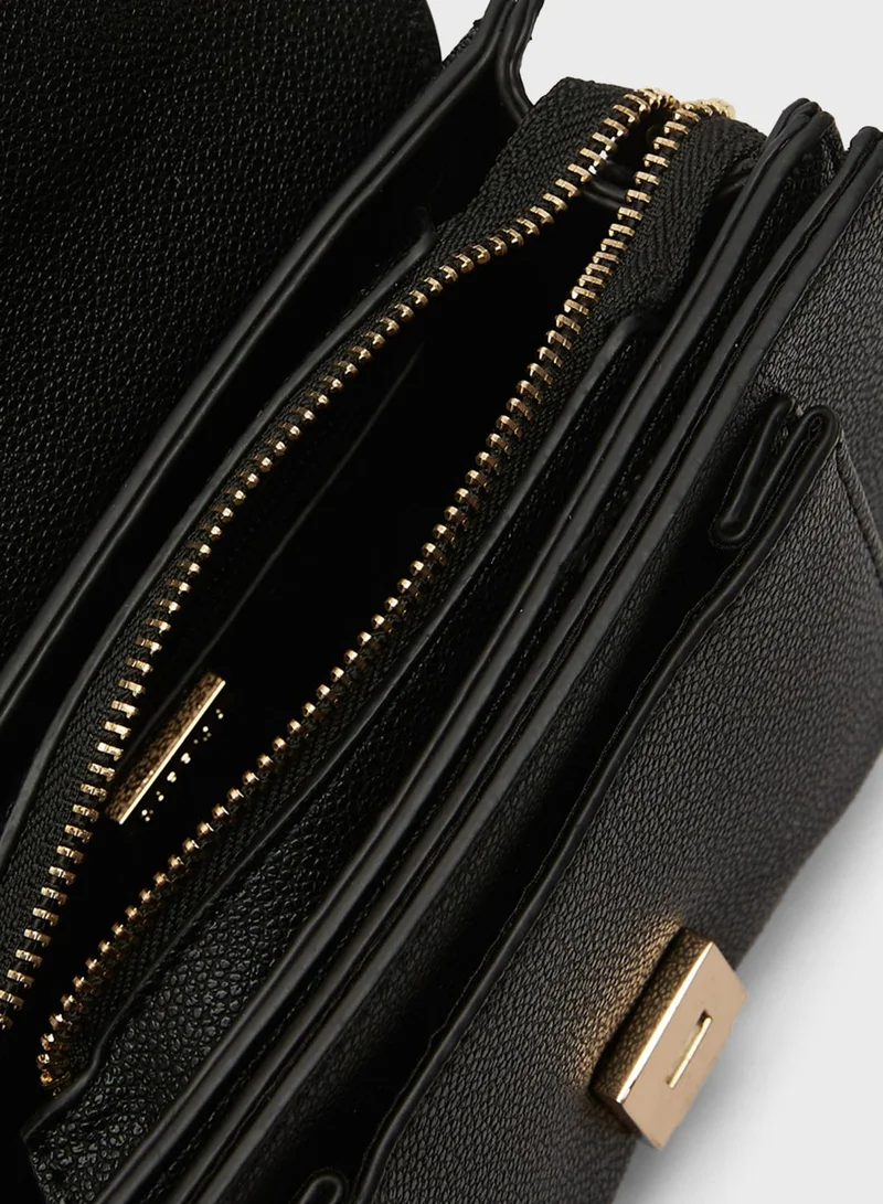 CARPISA Chain Detail Tote