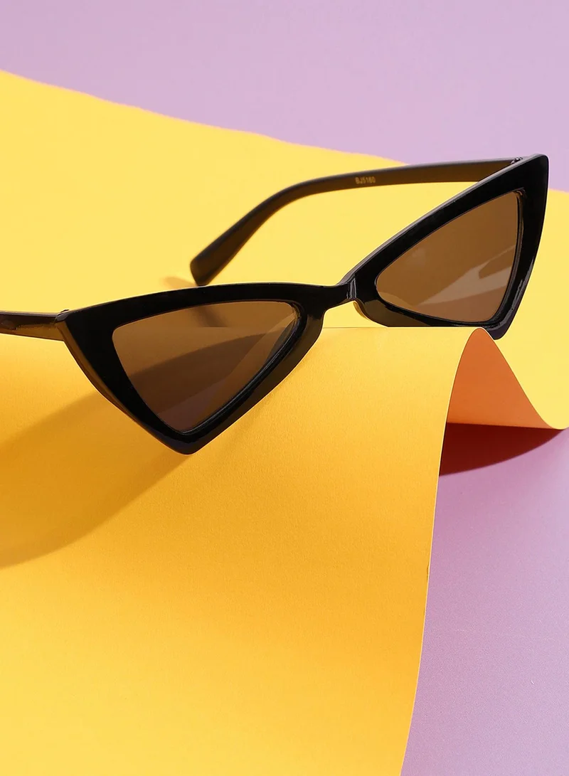 صوص هاوت نظارة شمسية بإطار أسود كلاسيكي