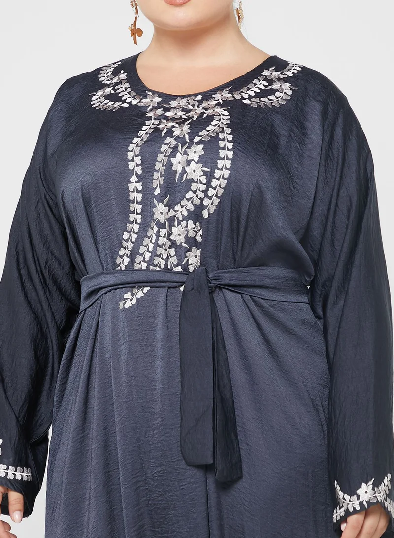 Hayas Closet Curve Embellished Belted Jalabiya