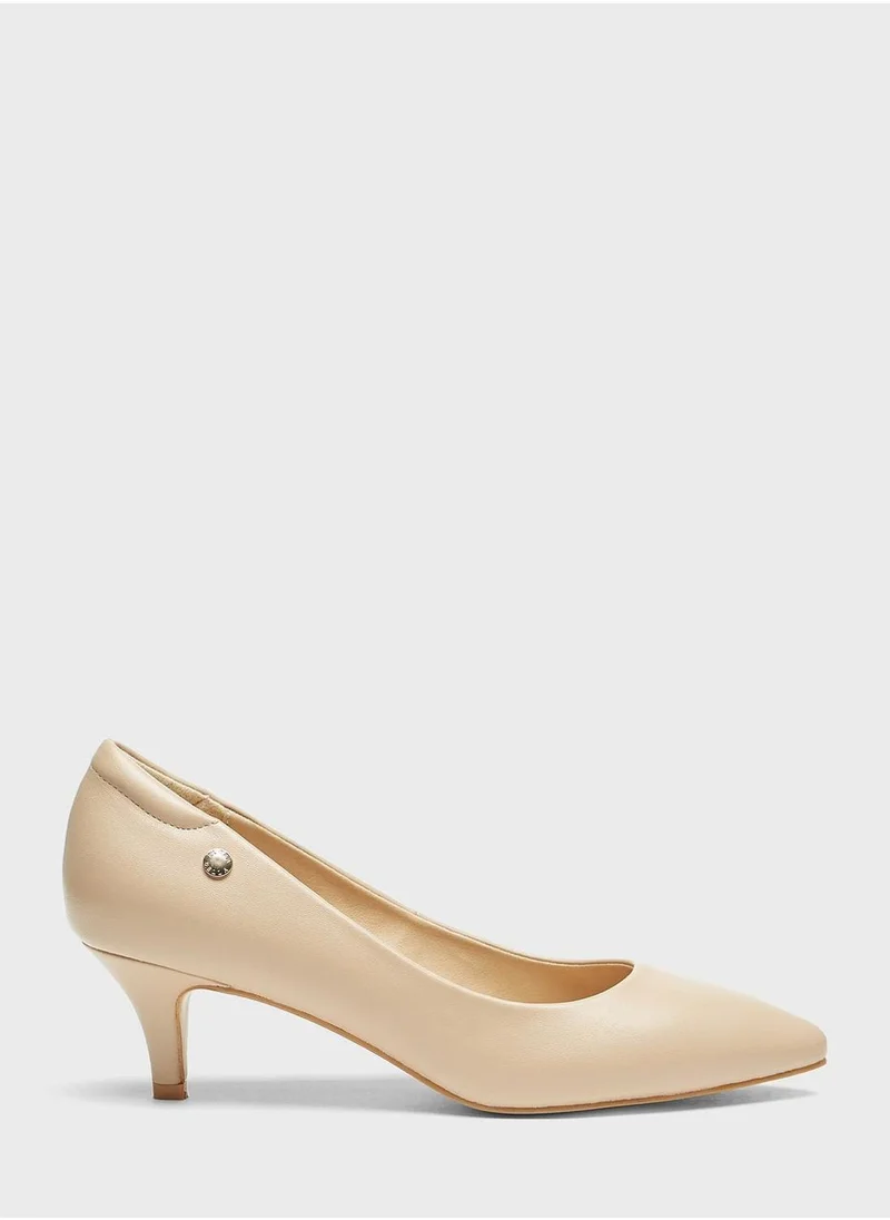 shoexpress Pointed Toe Pumps