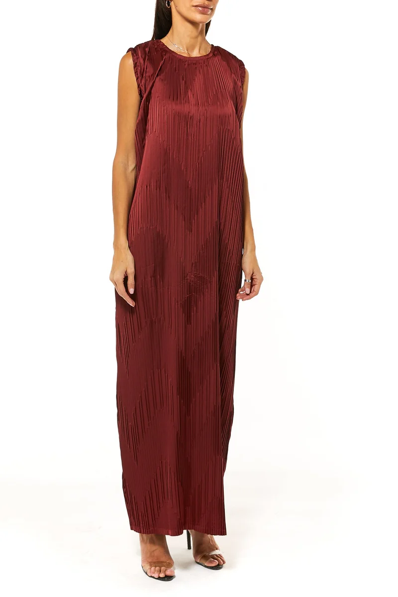 Moistreet Crew Neck Pleated Maxi Dress