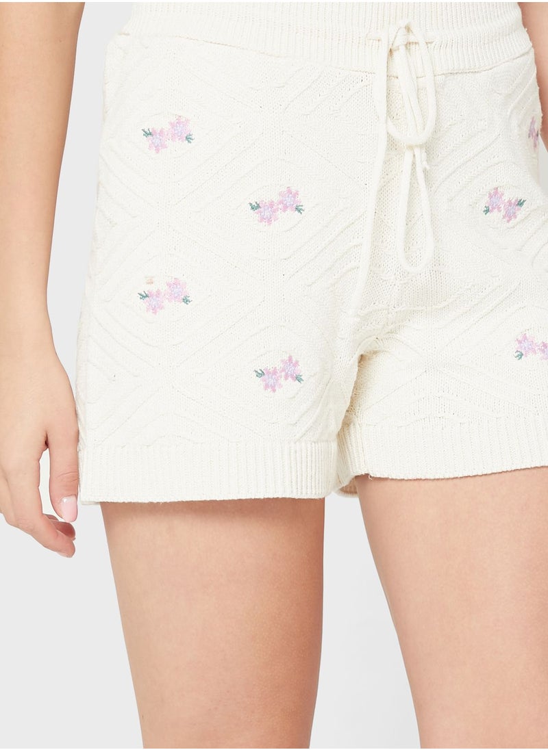 VERO MODA - Floral Embroidered Shorts - Image 1