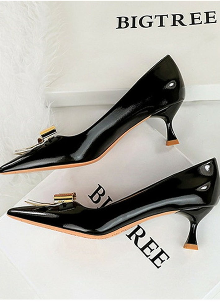 BIGTREE Women's Closed Pointed Toe Stiletto Pump Metal Bowknot Decoration Mid Heels Black 5.5CM  - Image 3