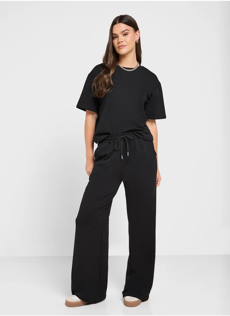 جينجر بيسيكس Oversize T-Shirt & Sweatpant Set