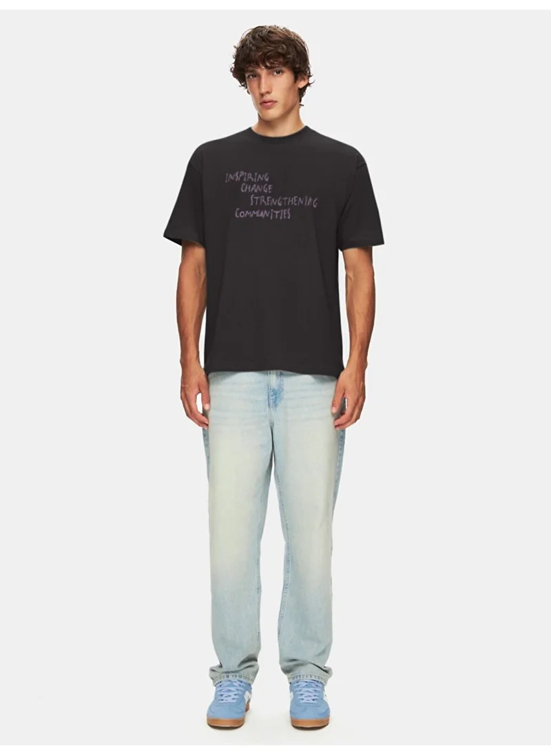 ال تي بي Black T-Shirt