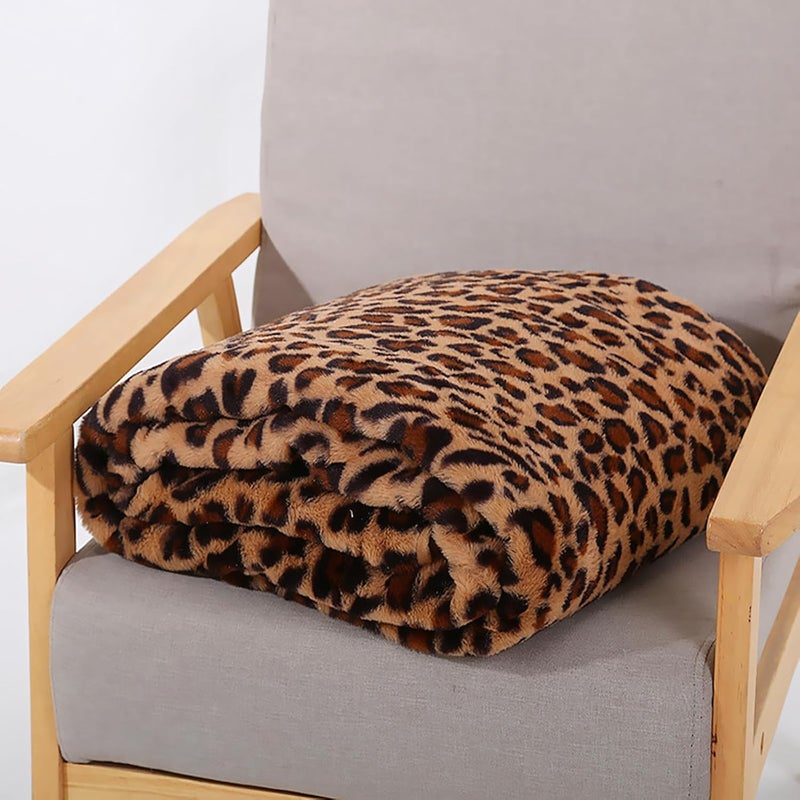 UKELER بطانية Leopard بحجم 50'' x 60''، وزن 480 جرام، ذات طرفين مصنوعين من فرو صناعي، مناسبة للاستخدام في السرير، الأريكة، السفر، والتخييم. بطانية ناعمة جدًا ومريحة، مزينة بطباعة الفهد، مناسبة لجميع المواسم. - Image 3