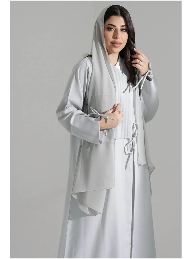 آرا Elegant Pleated Panel Open Abaya