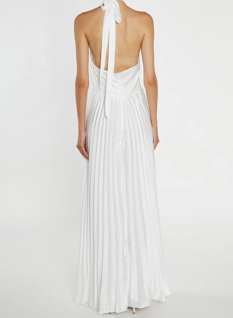 True Decadence Riley White Pleated Halterneck maxi-Dress