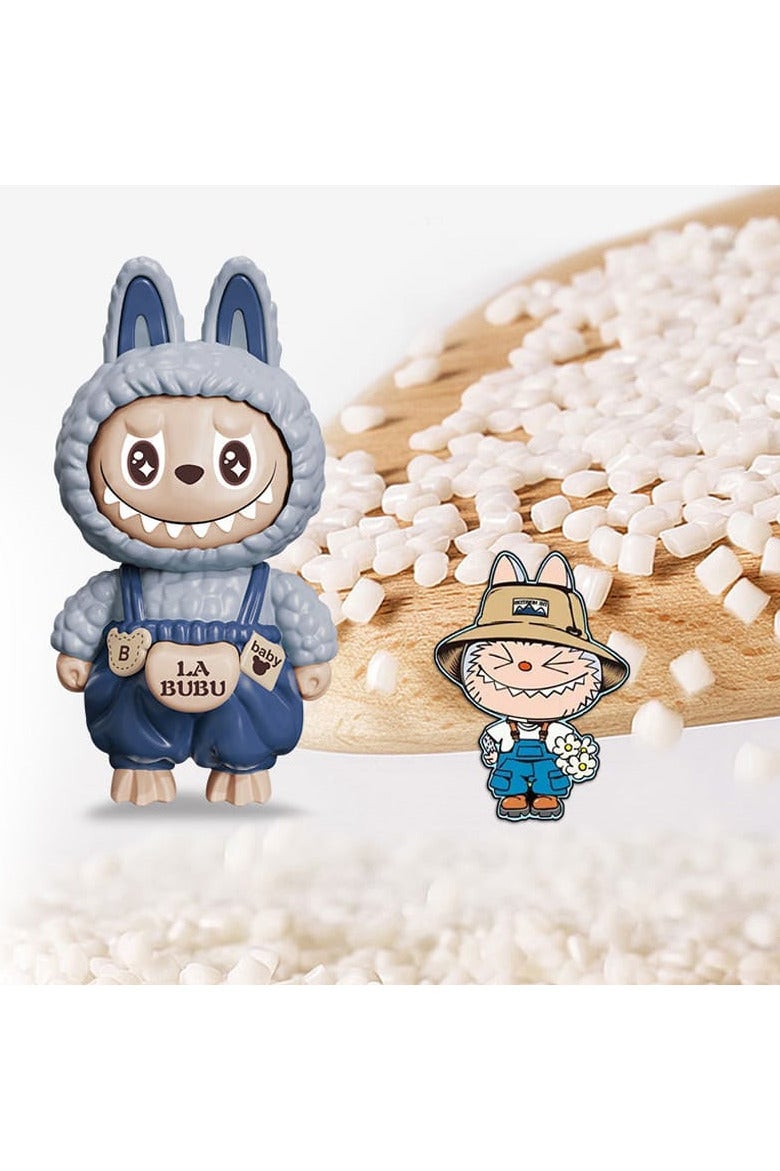 مونستر ميدالية "لا بوبو" بتعابير وجه متغيرة   مثالية لتزيين المفاتيح أو الشنط، خفيفة وسهلة الحمل   هدية ممتعة لمحبي التصاميم الفريدة والدمى التفاعلية   بتحريك الرأس، يظهر 3 تعبيرات مختلفة تضيف لمسة مرحة لأي مكان! - Image 1