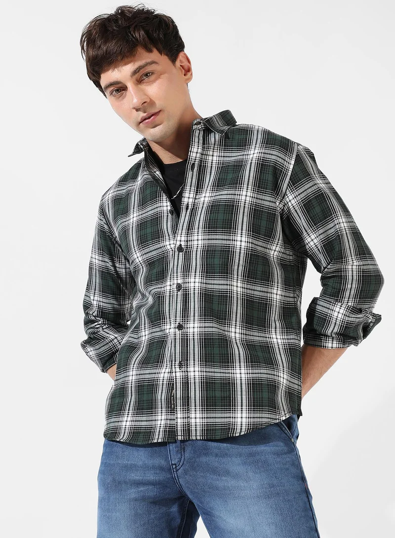 Campus Sutra Men's Green Checkered Button Up Spread Collar Shirt For Casual Wear | Regular Fit | Cotton Shirt Crafted With Long Sleeve, Comfort Fit & High-Performance For Everyday Wear