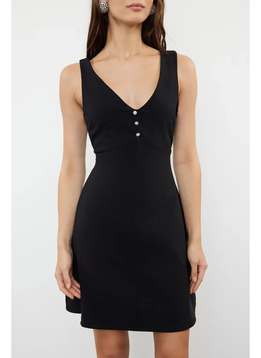 تينا Women's Black V Neck Buttoned Dress