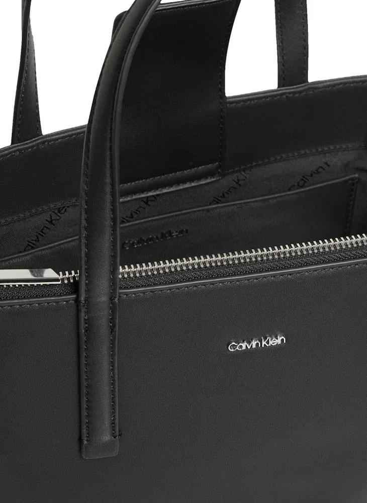 CALVIN KLEIN Logo Deatiled  Attachable Strap Tote