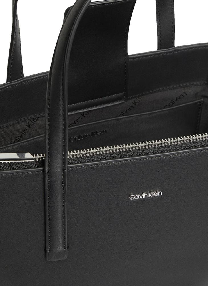 CALVIN KLEIN Logo Deatiled  Attachable Strap Tote  - Image 3