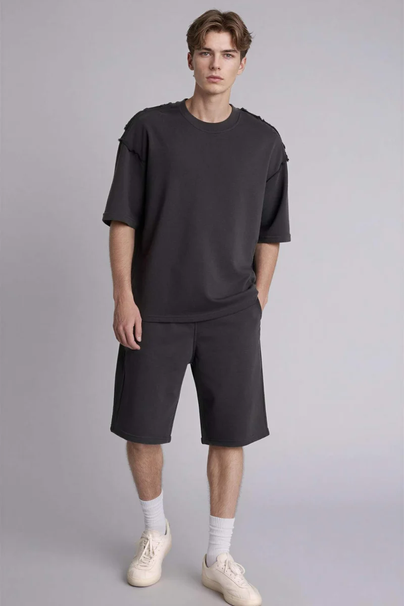 ديفاكتو Baggy Fit Elastic Waist Shorts