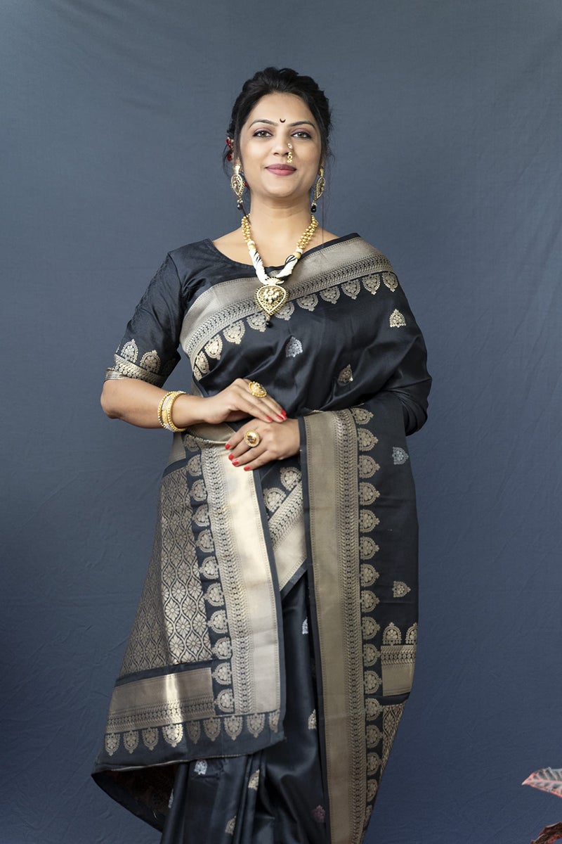 AMIRAT Women's Banarasi Silk Saree With Golden Zari Woven With Blouse Piece (Black) - Image 4