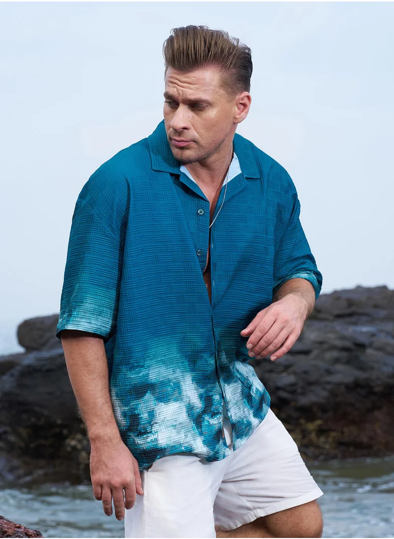 كامبوس سوترا Campus Sutra Men's Teal Green Abstract-Ombre Oversized Shirt For Casual Wear | Spread Collar | Short Regular Sleeves | Button Closure | Oversized Shirt Crafted With Comfort Fit For Everyday Wear