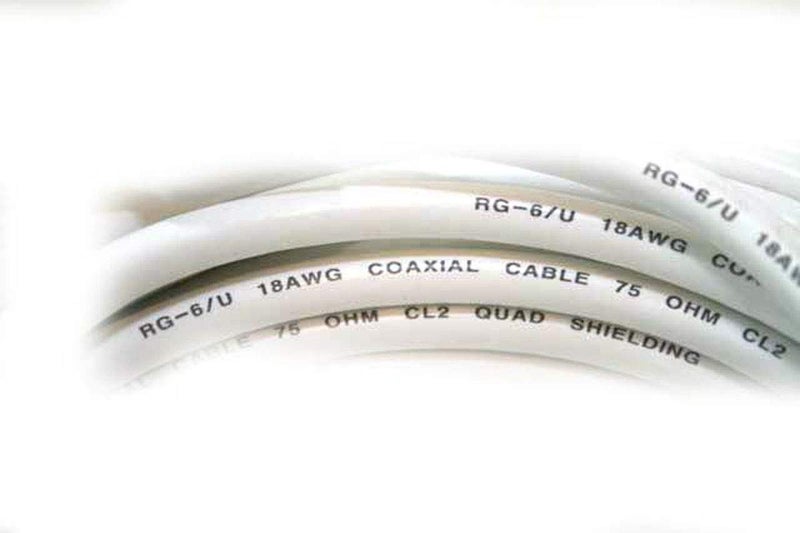 Monoprice RG6 Quad Shield CL2 Coaxial Cable with F Type Connector, 6ft, White - Image 3