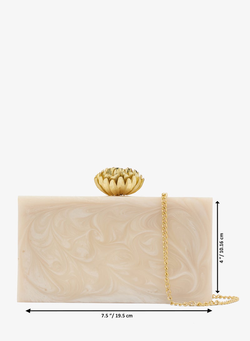Namshi x Resin Detail Clutch With Chain - Image 5