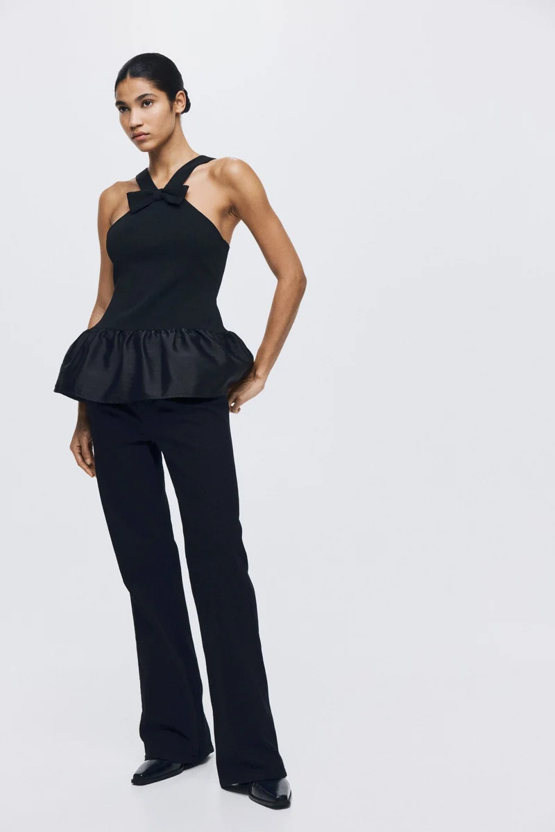 اتش اند ام بلوزة بتفاصيل فيونكة