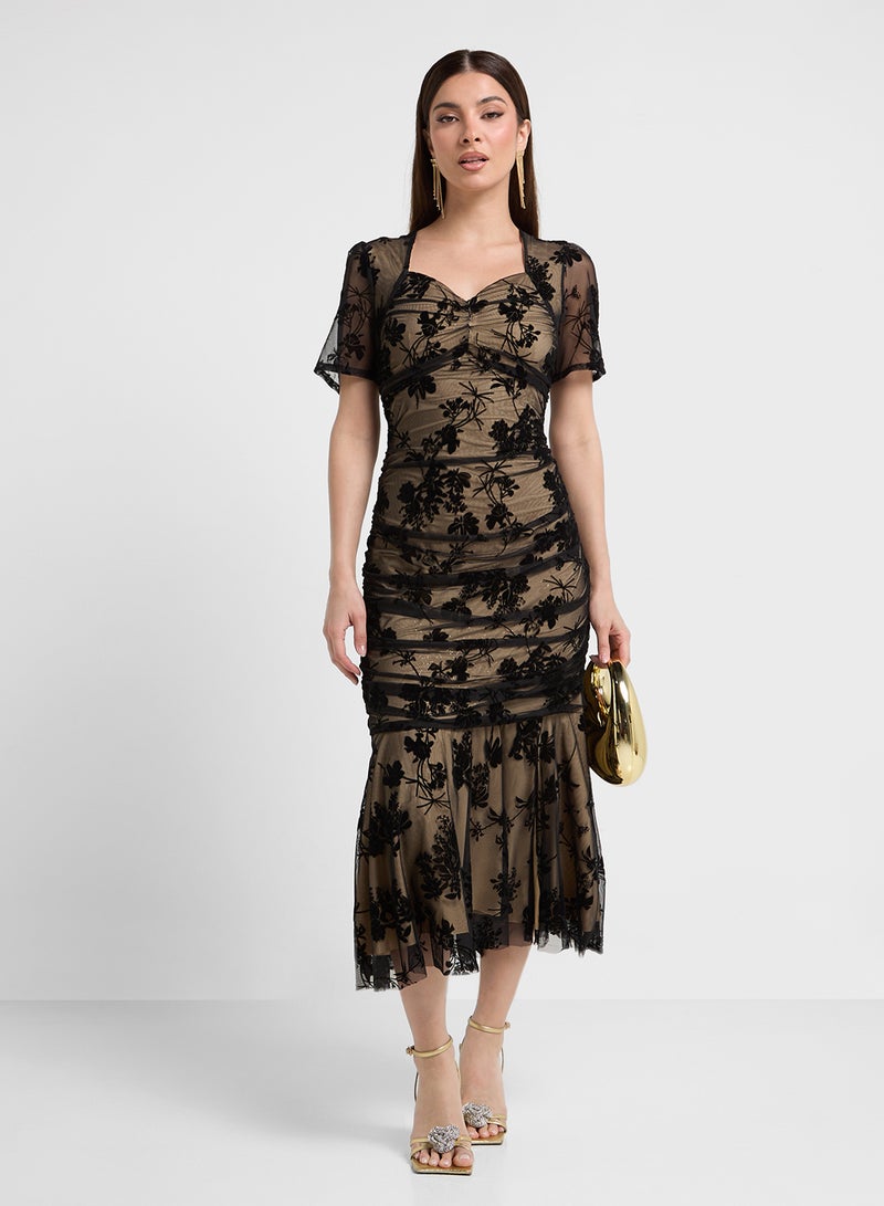 Ella Limited Edition Floral Lace Midi Dress - Image 4