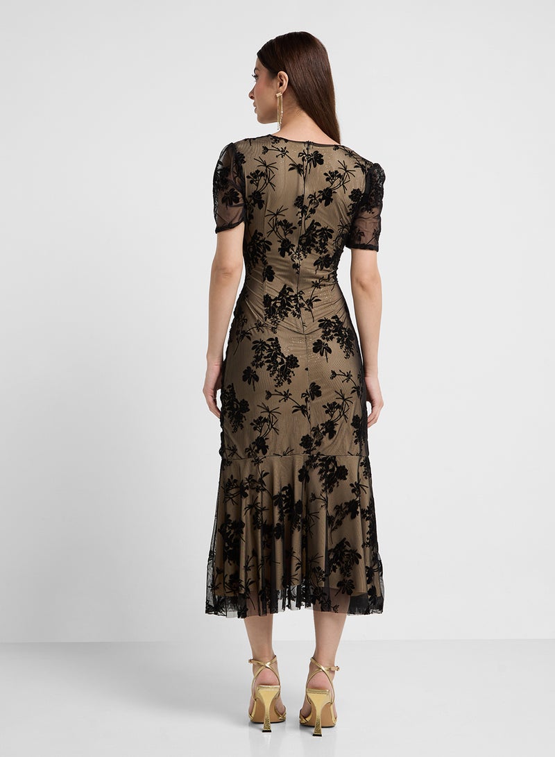 Ella Limited Edition Floral Lace Midi Dress - Image 2