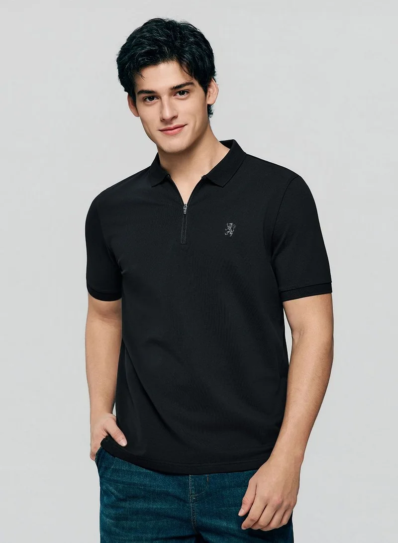 GIORDANO  Men's Slim Fit Small Lion Zipper Polo for Men | Best Price UAE