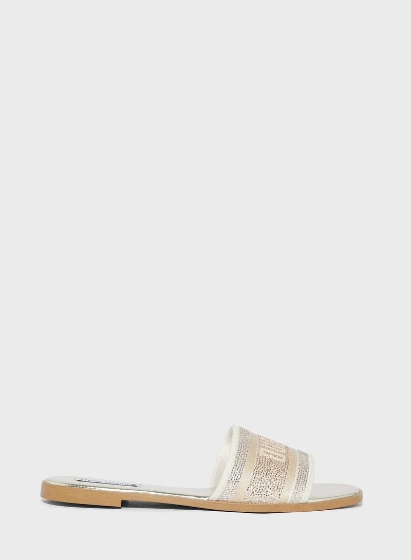 STEVE MADDEN Single Strap Low Heel Sandals