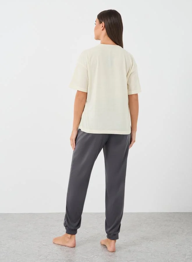 Styli Styli Slogan Print Round Neck T-Shirt and Pyjama Set