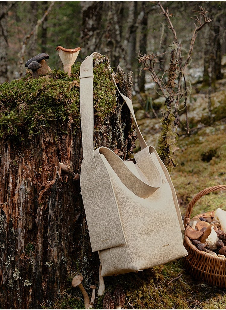 Medium commuter tote bag with hanging ears