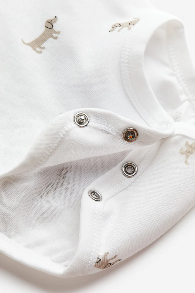 اتش اند ام بلوزة من الجيرسيه بقصة عادية